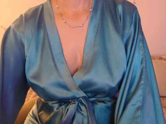 goodSnowQueen webcam