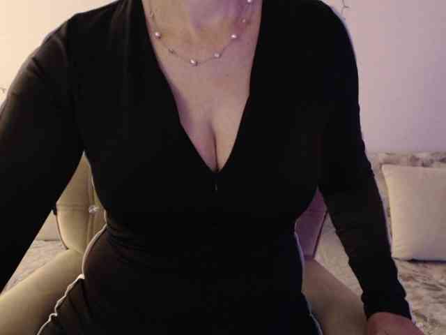 goodSnowQueen webcam