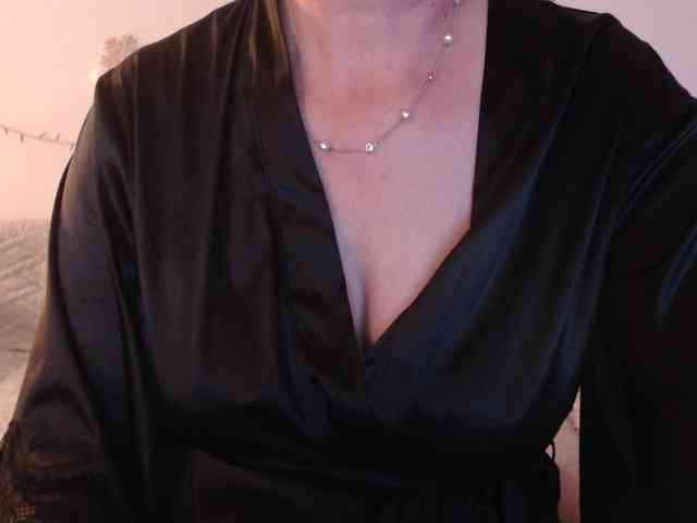 goodSnowQueen webcam