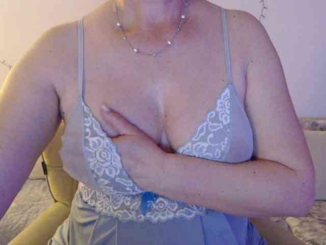 goodSnowQueen webcam