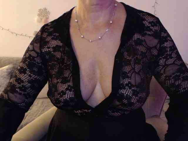 goodSnowQueen webcam