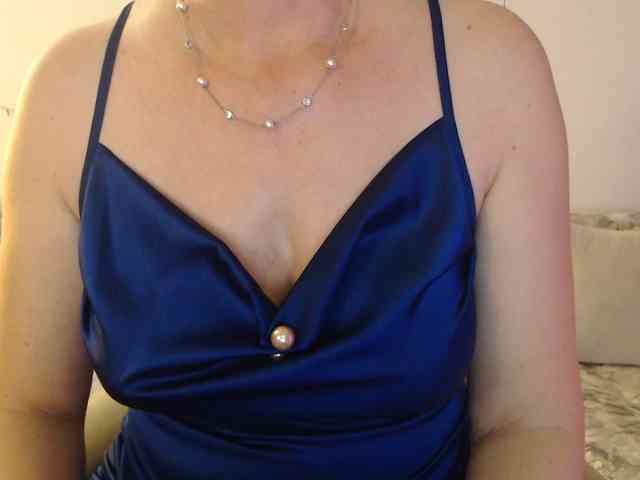 goodSnowQueen webcam