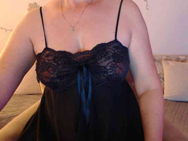 goodSnowQueen webcam