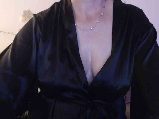 goodSnowQueen webcam