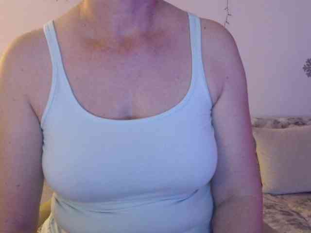 goodSnowQueen webcam