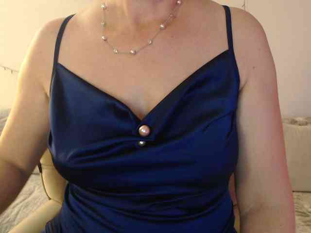 goodSnowQueen webcam