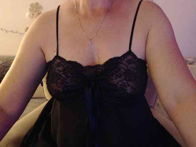 goodSnowQueen webcam