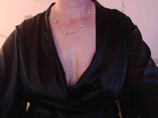 goodSnowQueen webcam