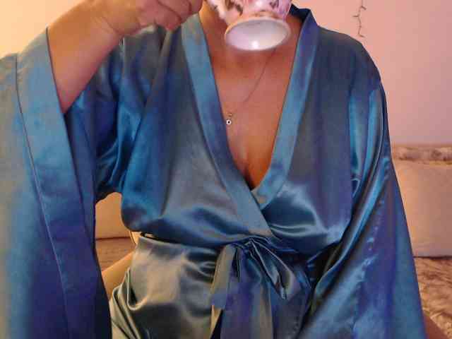 goodSnowQueen webcam
