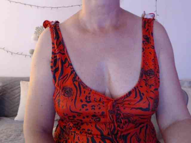 goodSnowQueen webcam