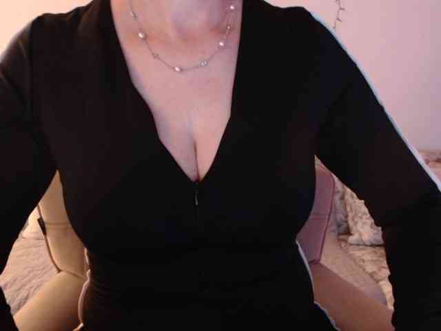 goodSnowQueen webcam