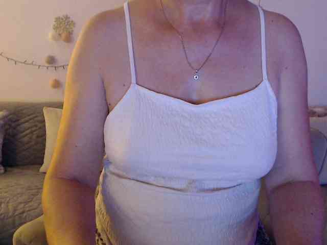 goodSnowQueen webcam