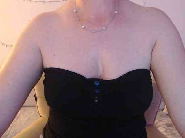 goodSnowQueen webcam