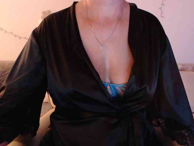 goodSnowQueen webcam