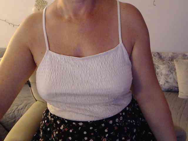goodSnowQueen webcam