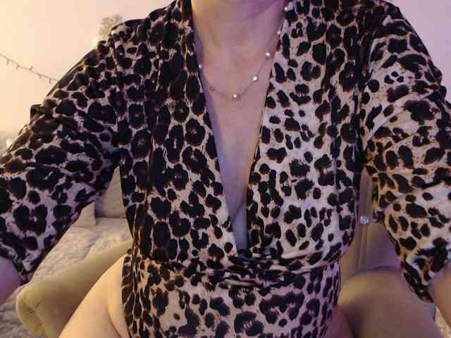 goodSnowQueen webcam