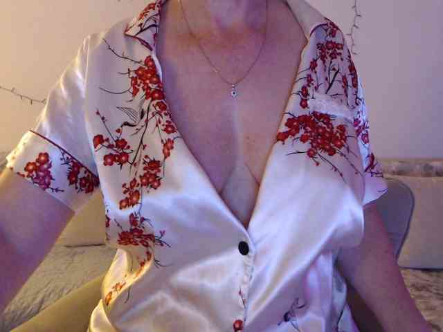 goodSnowQueen webcam