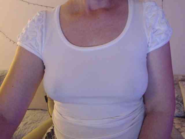 goodSnowQueen webcam