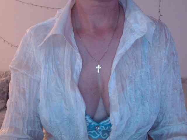 goodSnowQueen webcam