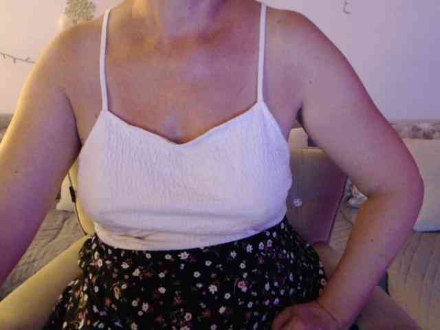 goodSnowQueen webcam