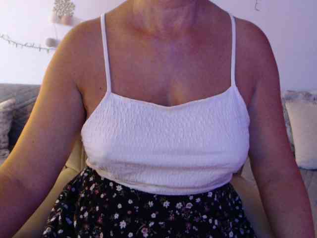 goodSnowQueen webcam