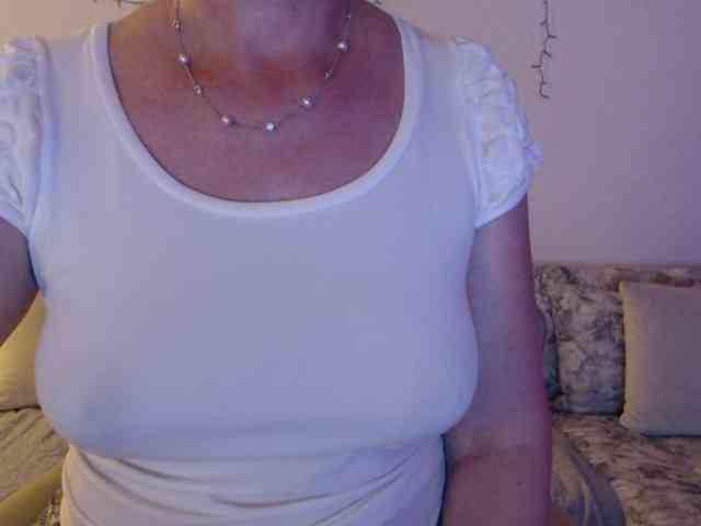 goodSnowQueen webcam