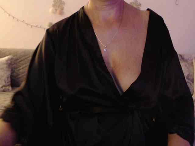 goodSnowQueen webcam