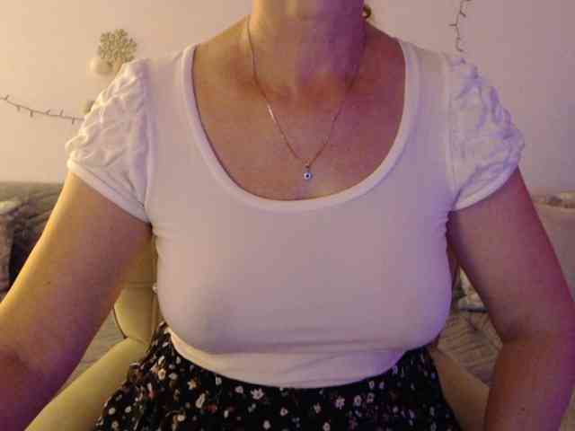goodSnowQueen webcam