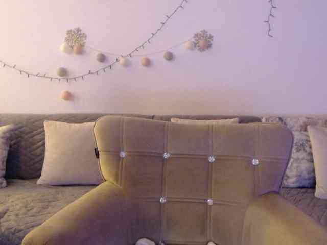 goodSnowQueen webcam