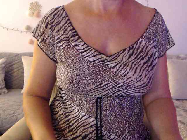 goodSnowQueen webcam