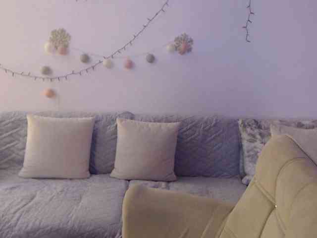 goodSnowQueen webcam