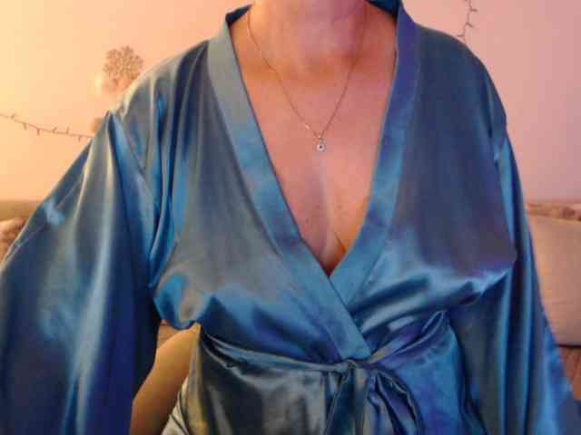 goodSnowQueen webcam