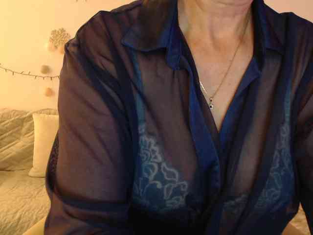 goodSnowQueen webcam