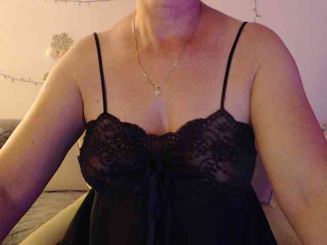 goodSnowQueen webcam