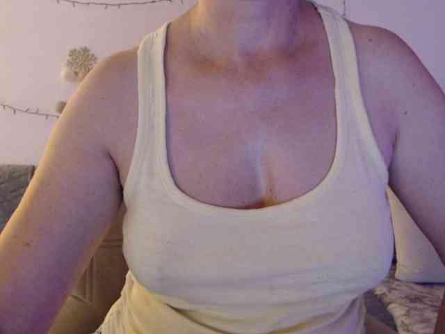 goodSnowQueen webcam