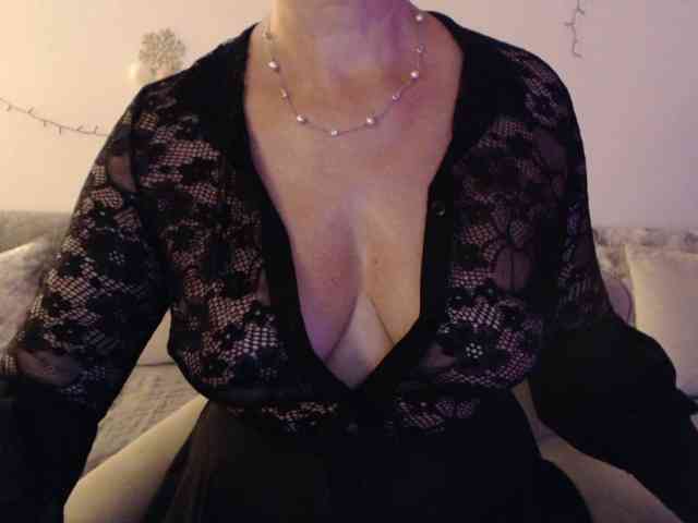 goodSnowQueen webcam