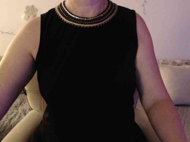 goodSnowQueen webcam