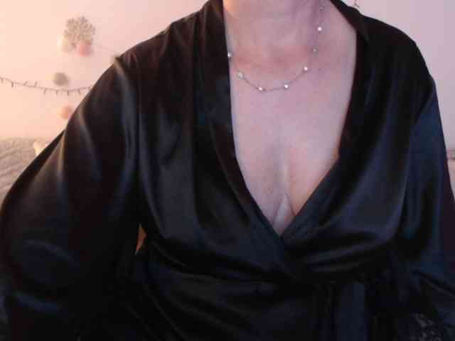 goodSnowQueen webcam