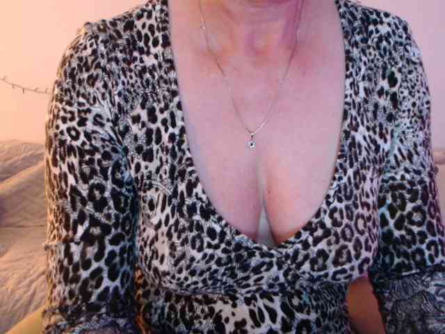 goodSnowQueen webcam