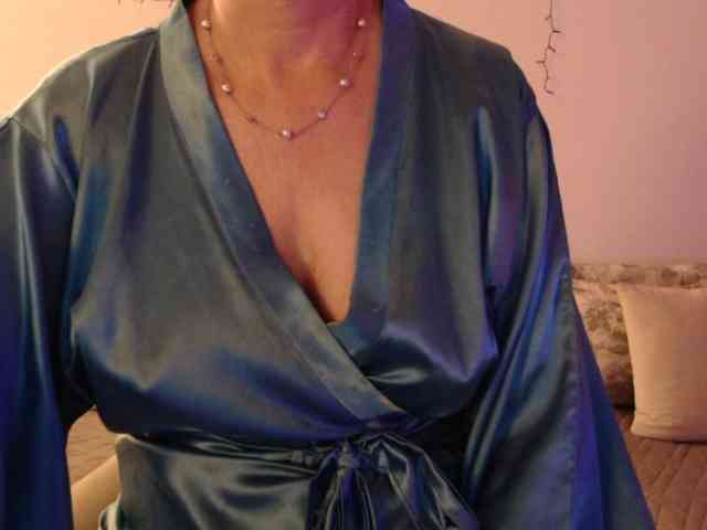 goodSnowQueen webcam