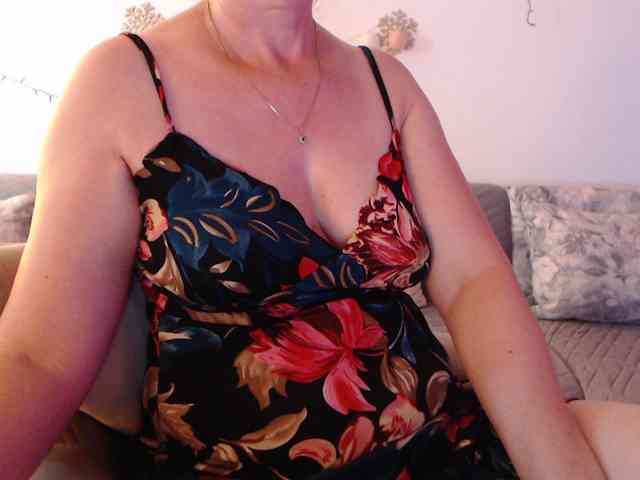 goodSnowQueen webcam