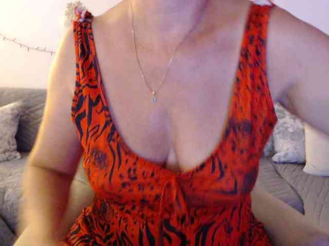 goodSnowQueen webcam