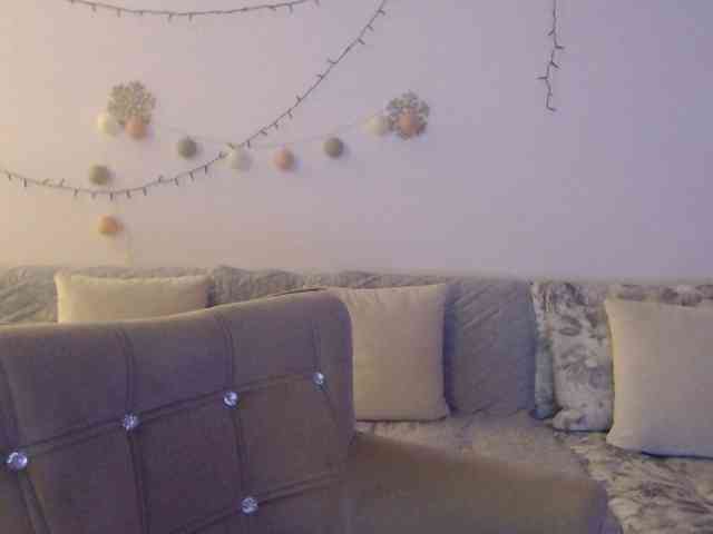 goodSnowQueen webcam