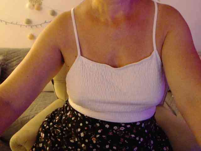 goodSnowQueen webcam