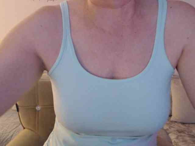 goodSnowQueen webcam