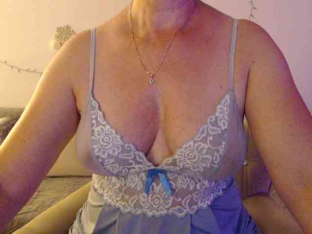 goodSnowQueen webcam