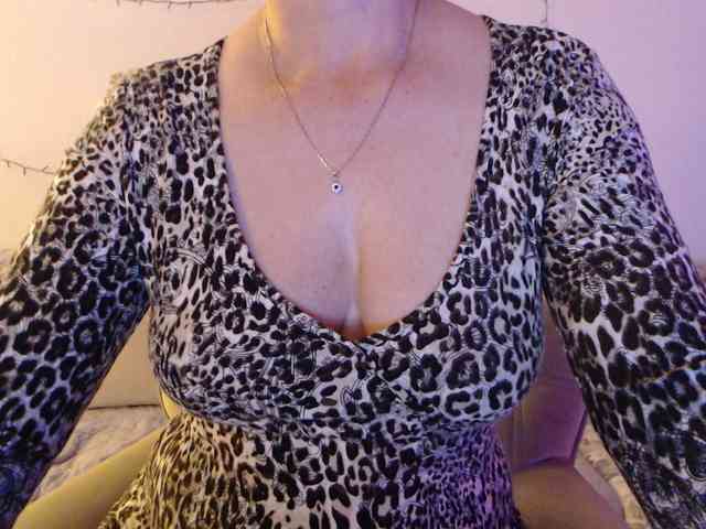 goodSnowQueen webcam