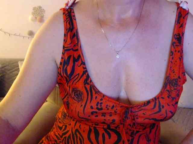 goodSnowQueen webcam