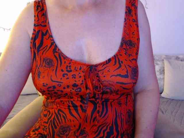 goodSnowQueen webcam