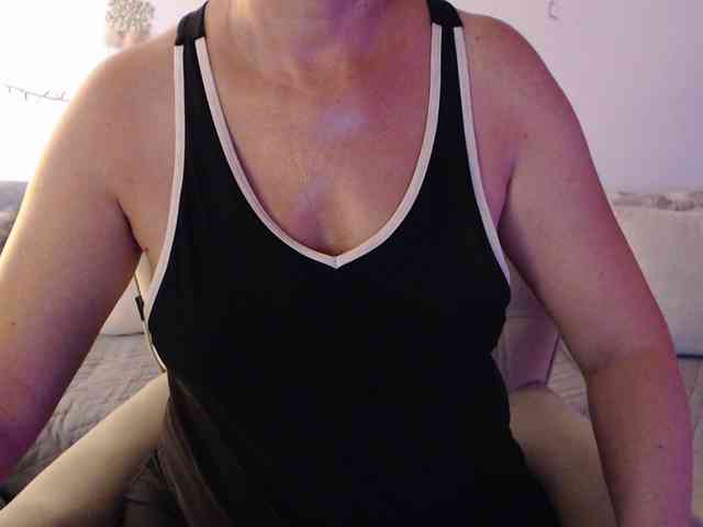 goodSnowQueen webcam